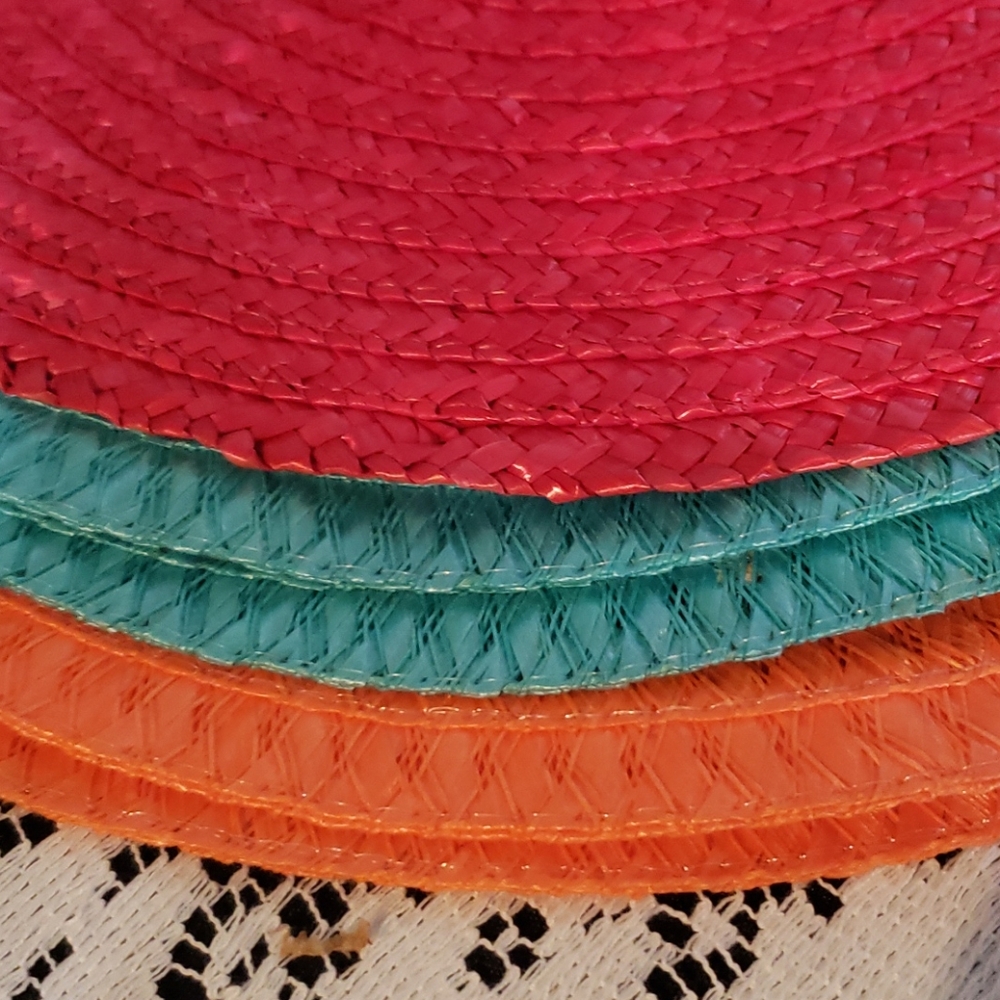 Round Colorful Placemats. - Picture 6 of 6